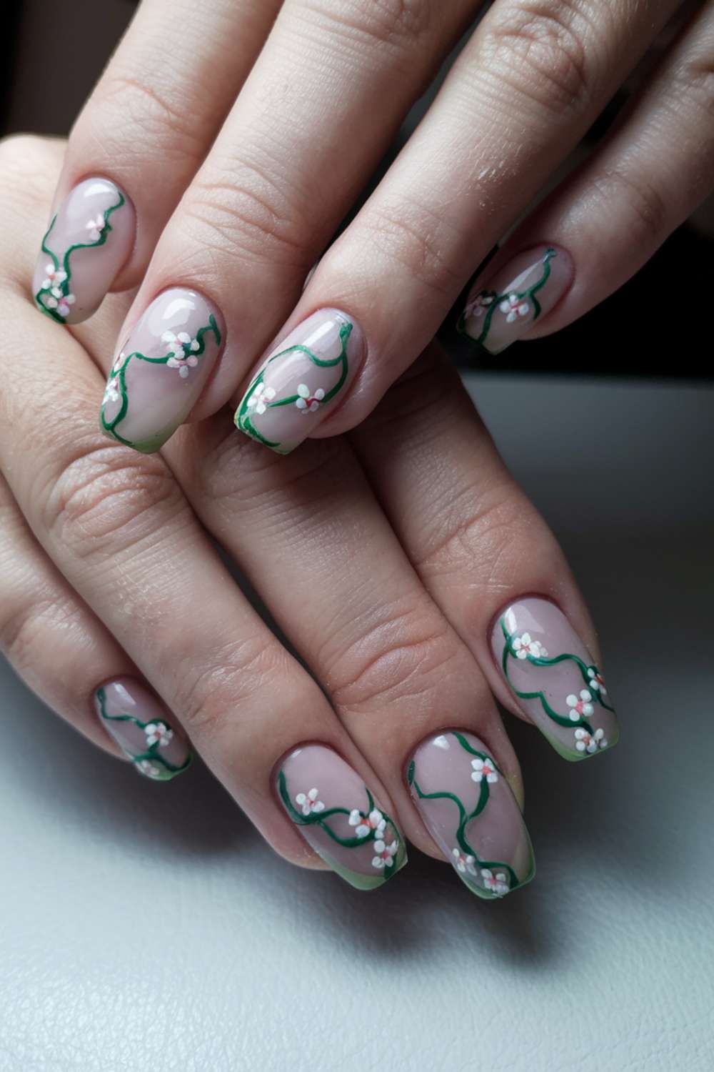Elegant Vine Nails design ideas