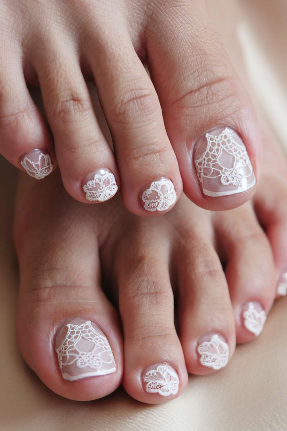 Lace Patterns on Gel Toe Nails